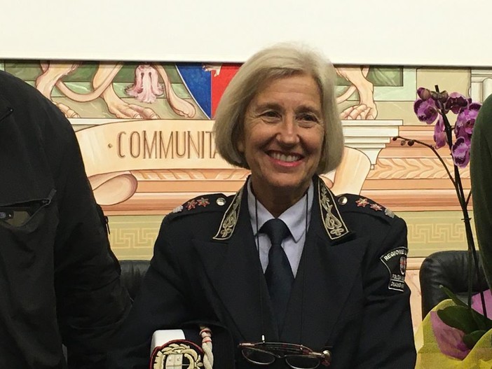 Diano Marina, cerimonia di saluto per Daniela Bozzano che lascia il comando della municipale dopo 33 anni di servizio (Foto e video) Diano Marina, cerimonia di saluto per Daniela Bozzano che lascia il comando della municipale dopo 33 anni di servizio (Foto e video)