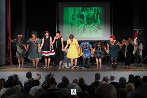 Creatività al Circolo Parasio: in scena “Quasi Sposi” e al via il nuovo laboratorio di Cristina Sarti