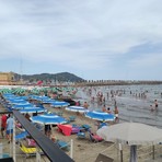 Anche in Riviera via libera a panini e bottigliette in spiaggia: no ai divieti dei lidi