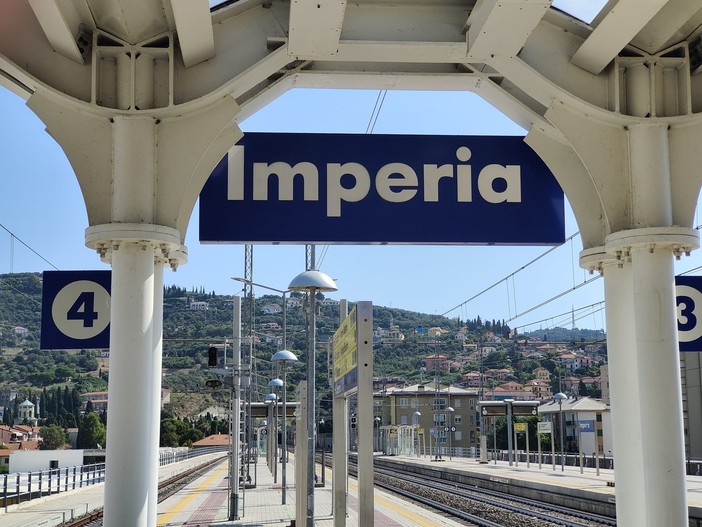 Tragico investimento a Diano Marina: treno evacuato a Imperia, caos sulla linea ferroviaria