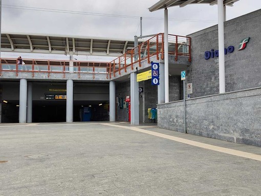 LA DENUNCIA. Porte bloccate sul regionale: passeggeri “ostaggi” da Diano fino a Savona
