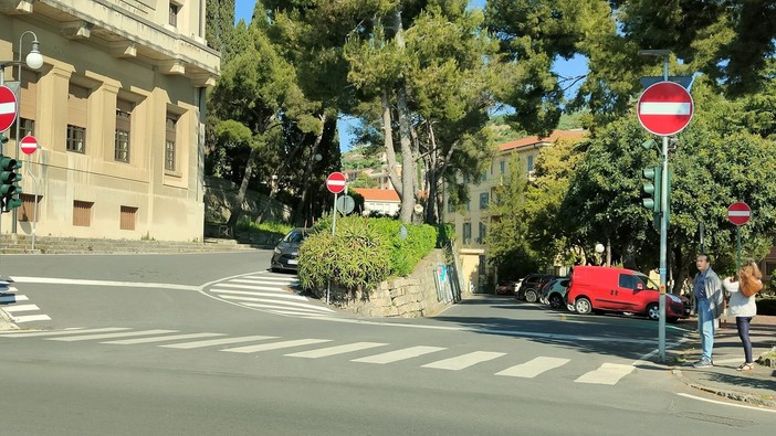 Imperia, semaforo 'blocca' i vigili del fuoco in emergenza: la Cisl allarma il prefetto Romeo
