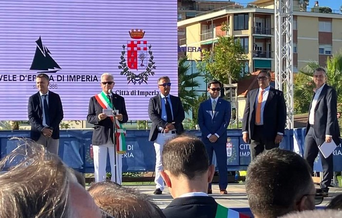 Che scivolone, il sindaco Scajola confonde Rixi per Craxi Che scivolone, il sindaco Scajola confonde Rixi per Craxi