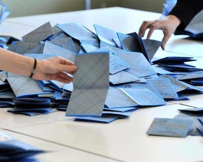 Diano Marina pubblica un appello ai cittadini per l'iscrizione all'Albo scrutatori di seggio entro il 30 novembre Diano Marina pubblica un appello ai cittadini per l'iscrizione all'Albo scrutatori di seggio entro il 30 novembre