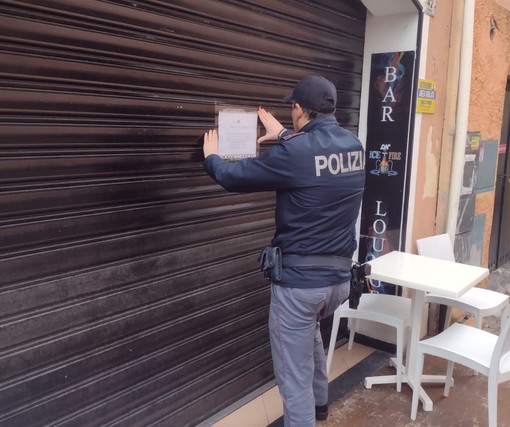 Risse, aggressioni e spaccio: scatta la sospensione della licenza per un locale di Imperia Risse, aggressioni e spaccio: scatta la sospensione della licenza per un locale di Imperia