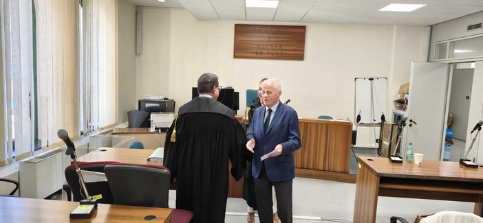 Caso Maiolino, il sindaco Claudio Scajola assolto con formula piena: "Spero di non essere più un indagato seriale" (Video) Caso Maiolino, il sindaco Claudio Scajola assolto con formula piena: "Spero di non essere più un indagato seriale" (Video)