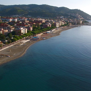 San Bartolomeo al Mare vola nel turismo a marzo, mentre Diano Marina registra un calo