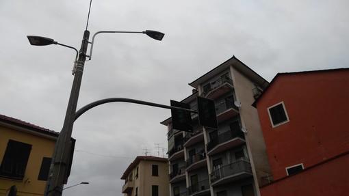 Imperia: è spento il semaforo pedonale di via Garessio, Gagliano &quot;E' rotto, contiamo di ripararlo presto&quot;
