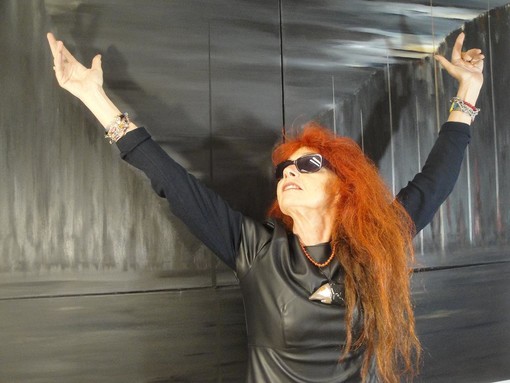 Serenella Sossi alla mostra 'Raccontami!' organizzata da Monteoliveto Gallery presso la Casa Museo Spazio Tadini di Milano Serenella Sossi alla mostra 'Raccontami!' organizzata da Monteoliveto Gallery presso la Casa Museo Spazio Tadini di Milano