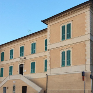 La sede Isah di piazzetta De Negri  a Oneglia