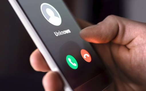 Truffa telefonica in Riviera, i malviventi si spacciano per le Poste italiane Truffa telefonica in Riviera, i malviventi si spacciano per le Poste italiane