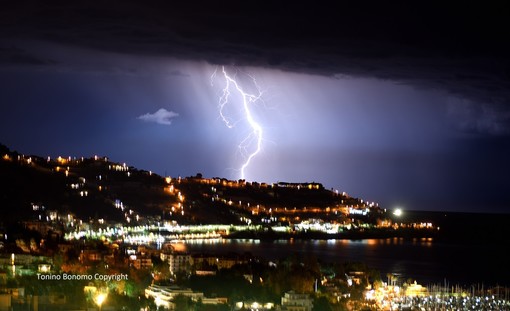 Maltempo: il peggio sembra passato ma attenzione a nuovi temporali, mercoledì e giovedì tornano le piogge Maltempo: il peggio sembra passato ma attenzione a nuovi temporali, mercoledì e giovedì tornano le piogge
