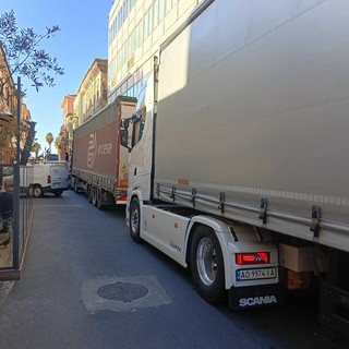 Incidente in A10: traffico in tilt in centro a Imperia