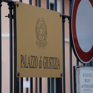 Imperia: suicida il carabiniere testimone al processo sul caso della patente del marito dell'ex procuratore