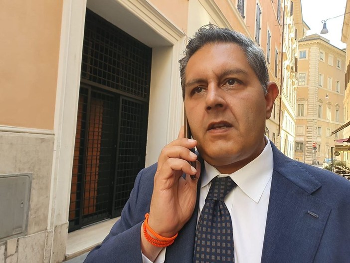 Toti agli Stati generali: "L'esperienza del ponte Morandi è un'eccellenza amministrativa. Deve diventare il modello da seguire" Toti agli Stati generali: "L'esperienza del ponte Morandi è un'eccellenza amministrativa. Deve diventare il modello da seguire"