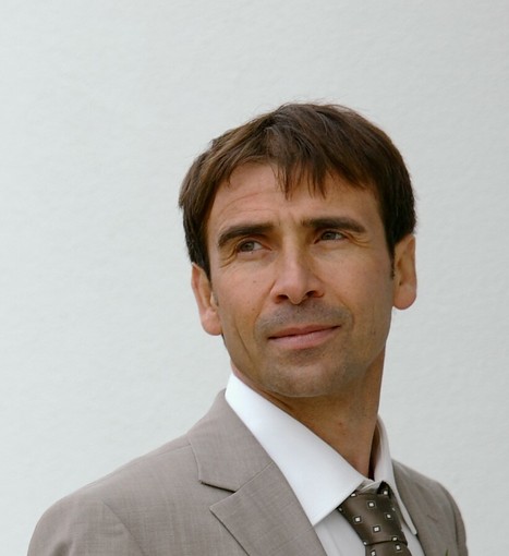 Diano Marina: Tony Rapisarda presenta il libro “Ragazzo di fuoco”