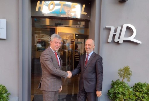 Imperia, dopo 18 anni Alberto Tita lascia la direzione dell'hotel 'Rossini': passione ed esperienza ora guardano alla formazione del personale