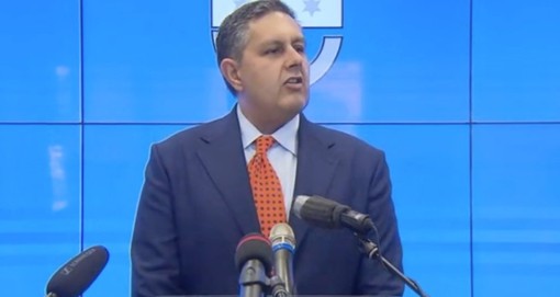 Caos viabilità, Toti: "C'è qualcuno che tra Autostrade e Ministero non sta dicendo la verità. Paventati i disagi per tutto il mese di luglio. La Liguria vuole risposte" Caos viabilità, Toti: "C'è qualcuno che tra Autostrade e Ministero non sta dicendo la verità. Paventati i disagi per tutto il mese di luglio. La Liguria vuole risposte"