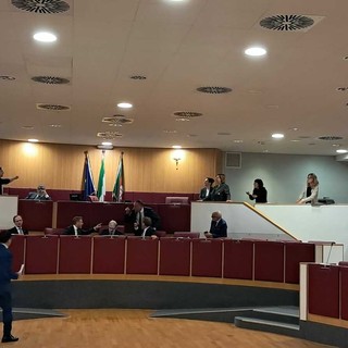 Riforma sanitaria regionale è caos in consiglio, l'opposizione lascia l’aula: le motivazioni (video) Riforma sanitaria regionale è caos in consiglio, l'opposizione lascia l’aula: le motivazioni (video)