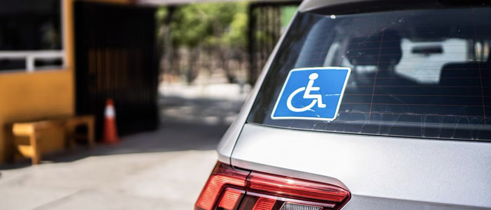 Falsifica contrassegno disabili: denunciato un uomo a Diano Marina