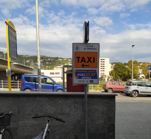 Vertenza taxi a Imperia, summit in Comune. Baronti (Cna): "Il sindaco Scajola ha ritenuto di non presenziare"