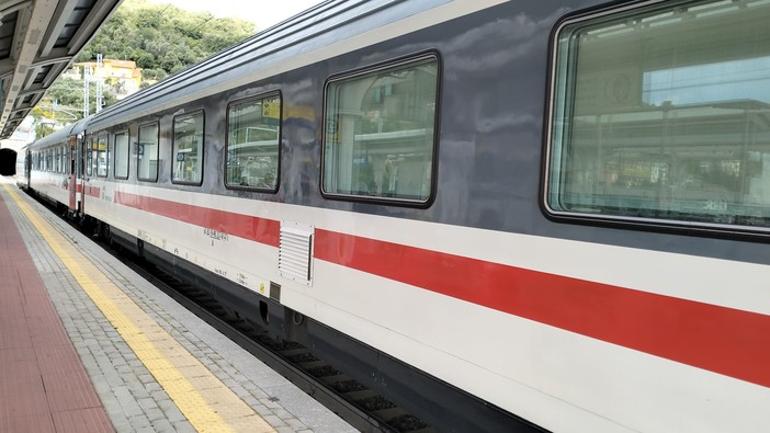 Pendolari. Disagi sulla linea ferroviaria tra Loano e Pietra Ligure: traffico fortemente rallentato
