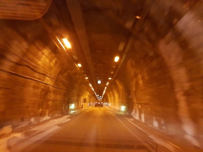 Lungo il tunnel di Tenda “infiltrazioni oggetto di valutazioni”, ma dalla Francia “allarmismo fuori luogo”