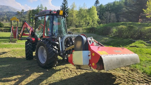 Il Comune di Pornassio si dota di un nuovo trattore Il Comune di Pornassio si dota di un nuovo trattore