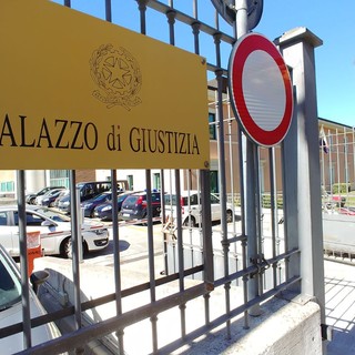 Autista Rt picchia ragazzino per una risposta ineducata e viene preso a pugni dal padre: entrambi finiscono in Tribunale a Imperia