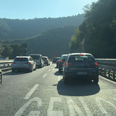 Weekend da bollino nero e autovelox sulla 28: traffico intenso verso la Francia Weekend da bollino nero e autovelox sulla 28: traffico intenso verso la Francia