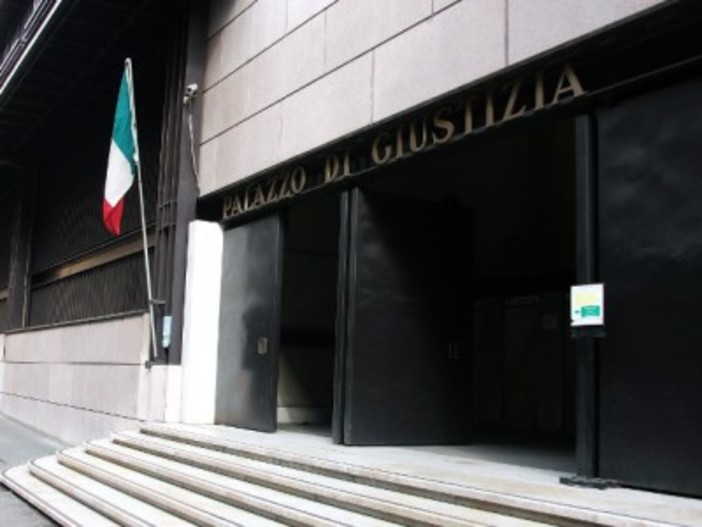La Corte d'Appello riduce la condanna al ginecologo Luca Nicoletti: 3 anni e 9 mesi e provvisionale di 5mila euro a vittima