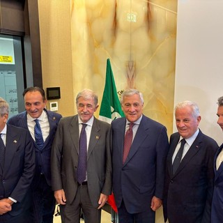 Antonio Tajani a Genova per Marco Bucci lancia la stoccata a Toti: “Non l'abbiamo lasciato solo perché non eravamo in giunta, ora è una stagione diversa” Antonio Tajani a Genova per Marco Bucci lancia la stoccata a Toti: “Non l'abbiamo lasciato solo perché non eravamo in giunta, ora è una stagione diversa”