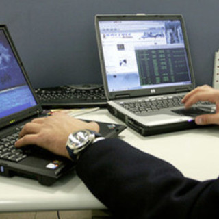 Evitare le truffe e acquistare online in sicurezza, i consigli utili di Poste Italiane per i cittadini