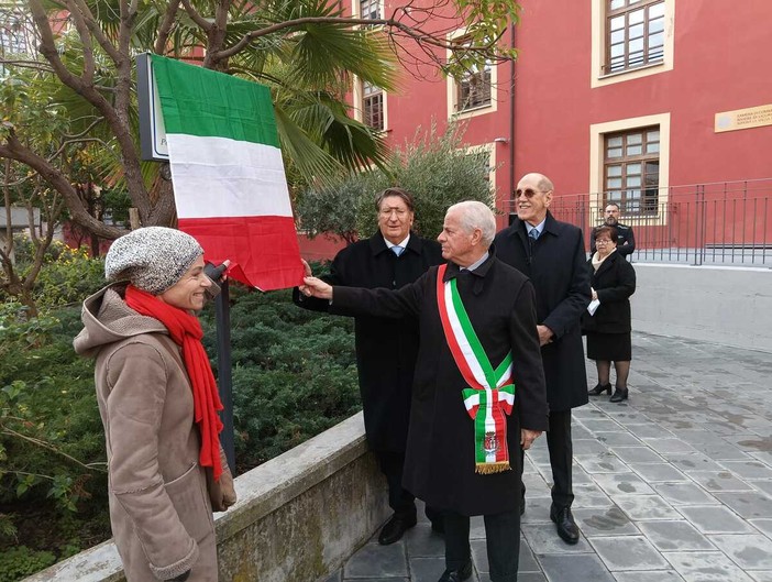 Imperia celebra Mario Novaro, intitolato il piazzale antistante l'Auditorium della Camera di Commercio Imperia celebra Mario Novaro, intitolato il piazzale antistante l'Auditorium della Camera di Commercio