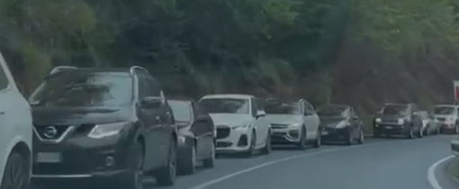 Traffico in tilt sull’A10 e sulla Statale 28: controesodo da incubo per il ponte del 2 giugno