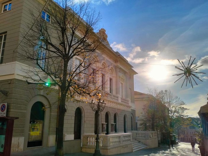 Imperia, teatro Cavour chiuso da 8 anni: la minoranza chiede che se ne discuta in consiglio comunale Imperia, teatro Cavour chiuso da 8 anni: la minoranza chiede che se ne discuta in consiglio comunale