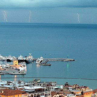 Allerta meteo gialla nel savonese ed a Genova: possibili temporali anche nella nostra provincia