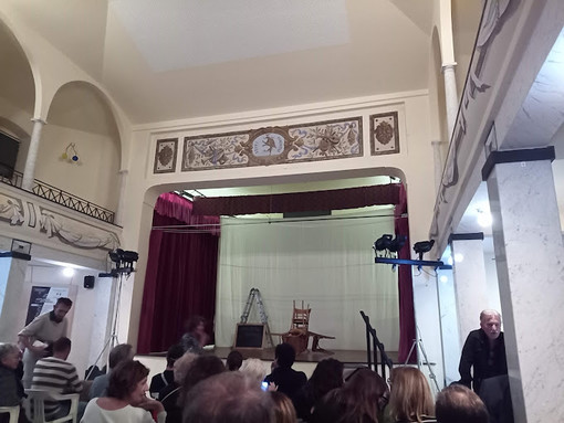 A Diano Castello si conclude il corso di teatro di Vittorio Capotorto: due pièce in scena