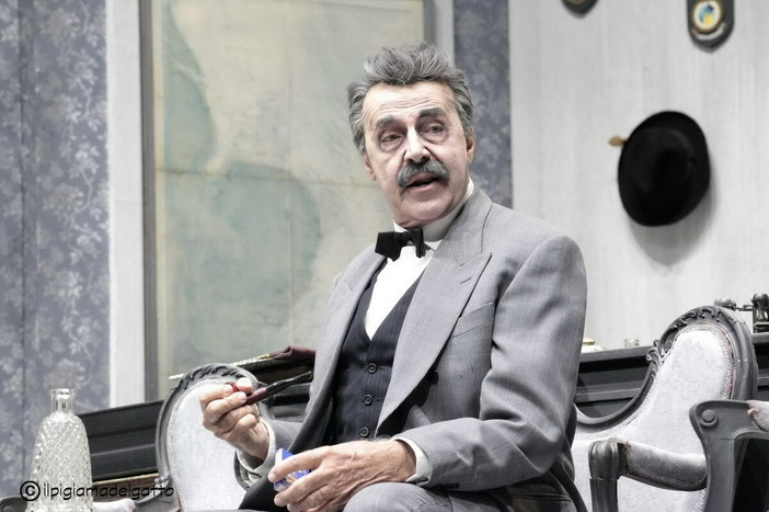 Tullio Solenghi in 'Colpi di Timone' al Teatro Cavour di Imperia Tullio Solenghi in 'Colpi di Timone' al Teatro Cavour di Imperia