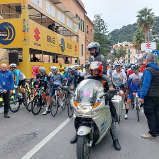 Trofeo Laigueglia, i corridori transiteranno anche sulla Cipressa