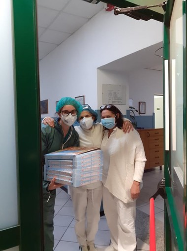 Coronavirus - una 'Margherita di speranza', la ProLoco di Pontedassio consegna pizze a domicilio per raccogliere fondi Coronavirus - una 'Margherita di speranza', la ProLoco di Pontedassio consegna pizze a domicilio per raccogliere fondi