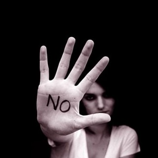 Sanremo: abusa della ex moglie in presenza del figlio piccolo, ora non potrà più avvicinarsi alla donna Sanremo: abusa della ex moglie in presenza del figlio piccolo, ora non potrà più avvicinarsi alla donna