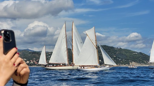 Dieci giorni di magia a Imperia, il raduno delle Vele d'Epoca si allunga per un tuffo nella storia del mare Dieci giorni di magia a Imperia, il raduno delle Vele d'Epoca si allunga per un tuffo nella storia del mare