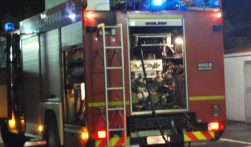 Intrappolato in un tubo di scolo, soccorso nella notte a Ranzo dai vigili del fuoco