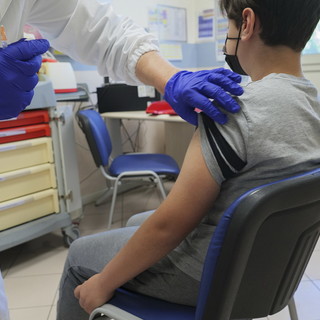 Vaccinazione sempre a rilento nella nostra provincia: solo il distretto imperiese ha superato quota 80%