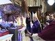 Il vescovo Guglielmo benedice il Presepe Pasquale in San Giovanni