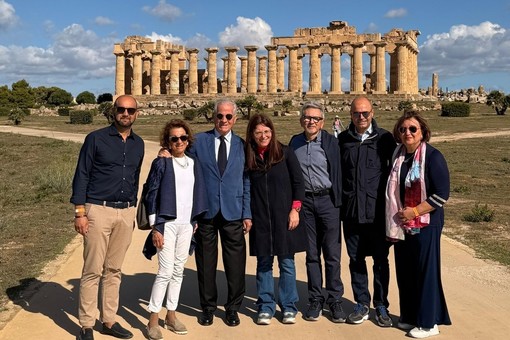 Imperia e Menfi unite da un patto di amicizia: firmato il gemellaggio alla 27ª edizione di Inycon Imperia e Menfi unite da un patto di amicizia: firmato il gemellaggio alla 27ª edizione di Inycon