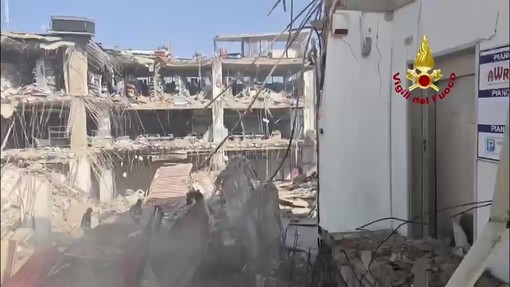 A Messina esplode bombola di gas, il video dell'edificio crollato A Messina esplode bombola di gas, il video dell'edificio crollato