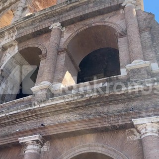Operaio morto al Colosseo, gli altoparlanti annunciano la chiusura per lutto