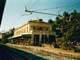 18 APRILE 1982. A Porto stazione ferroviaria isolata. Proteste e disagi di pendolari e turisti: &quot;Niente bus per Oneglia, manca la strada&quot;